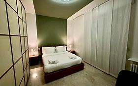 Low Cost Holiday An Business House And Free Park By Revenue House