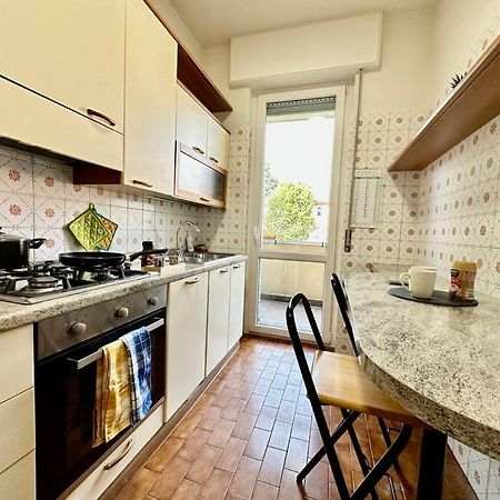 Low Cost Holiday An Business House And Free Park By Revenue House Como Buitenkant foto