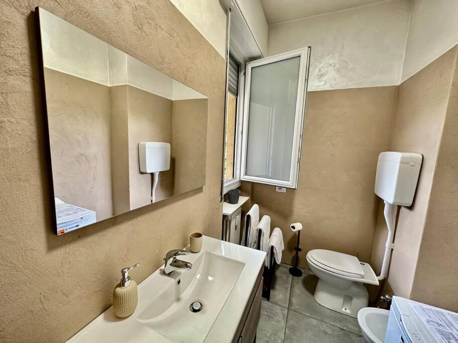Low Cost Holiday An Business House And Free Park By Revenue House Como Buitenkant foto